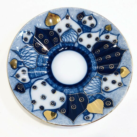 Lomonosov "Russian Domes" Porcelain Teacup and Saucer, 22-Karat Gold Highlights - Picture 5 of 8